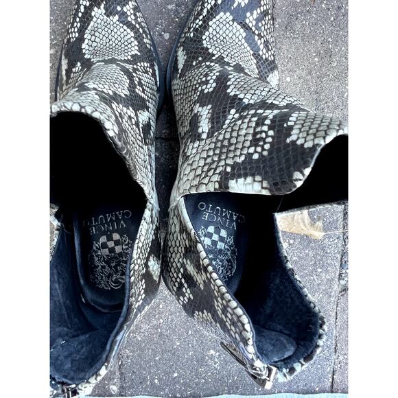 Vince Camuto snakeskin block heel booties size 7 - Picture 7 of 7